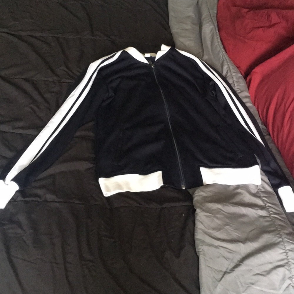 Lightweight sweater